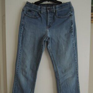 Ladies Jeans Size 31 x 30 Lee Comfort Waistband 5 Pocket Medium Wash Denim EUC